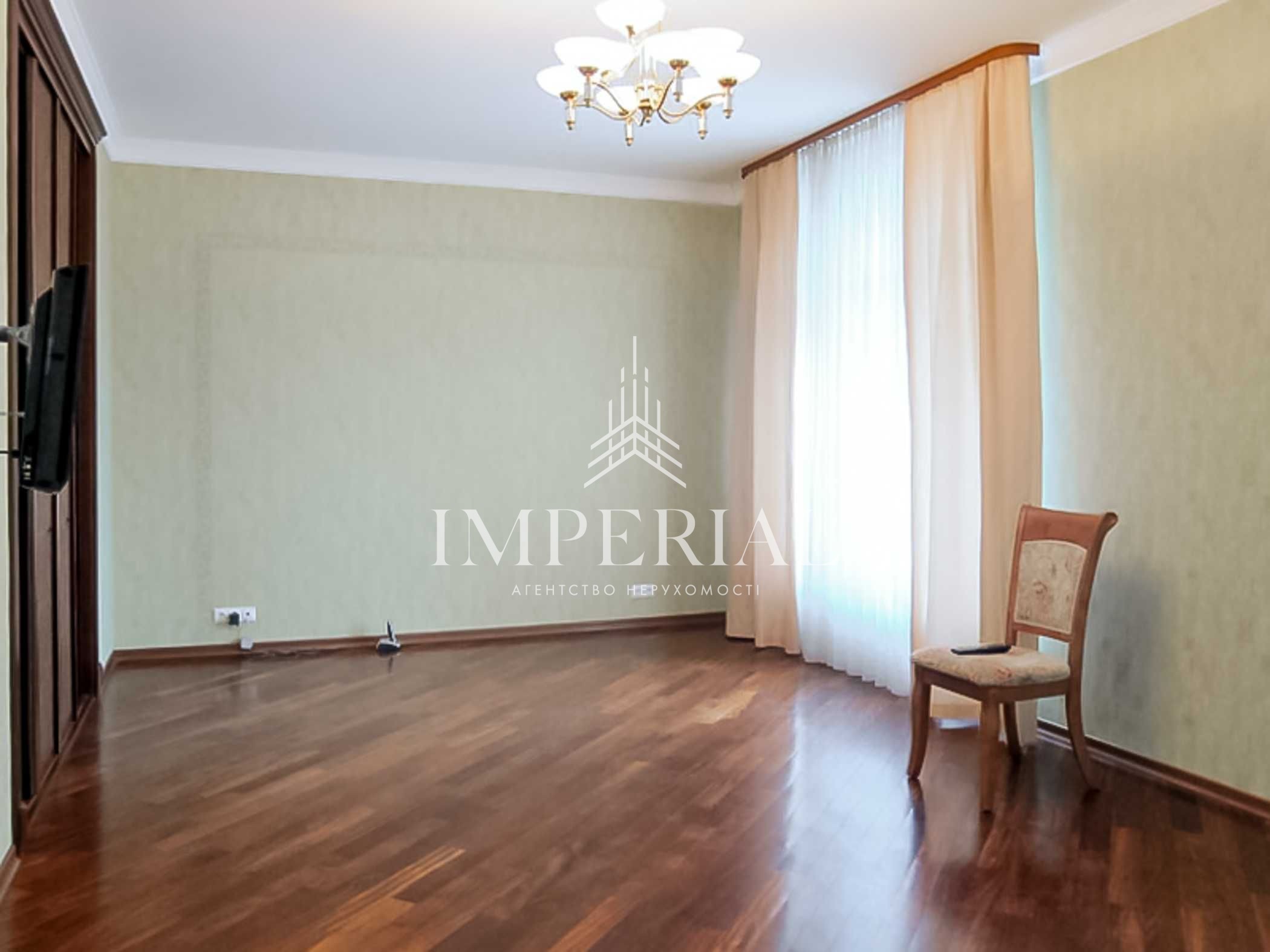 4-кімнатна квартира