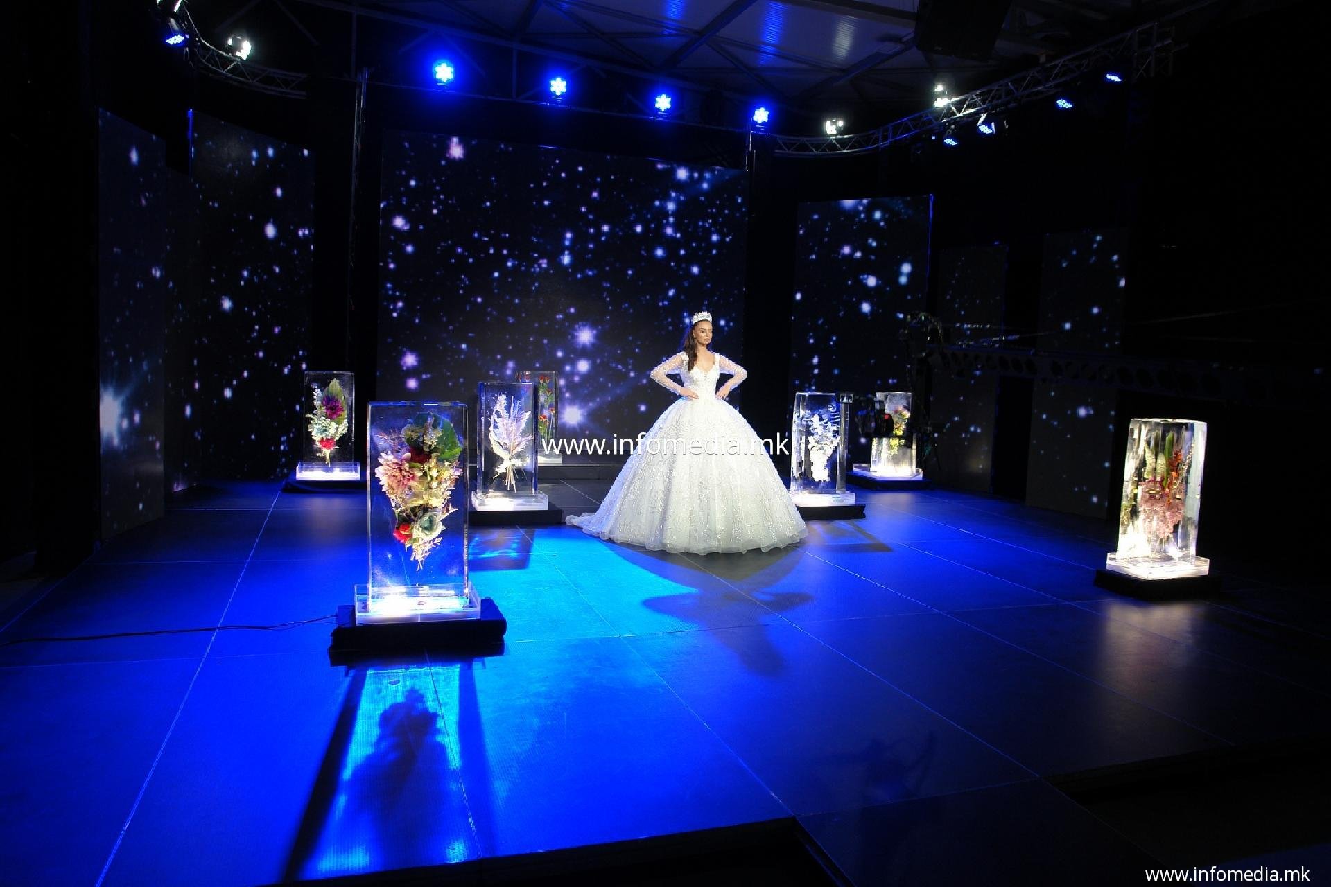 Bianca wedding dress show - Image 16