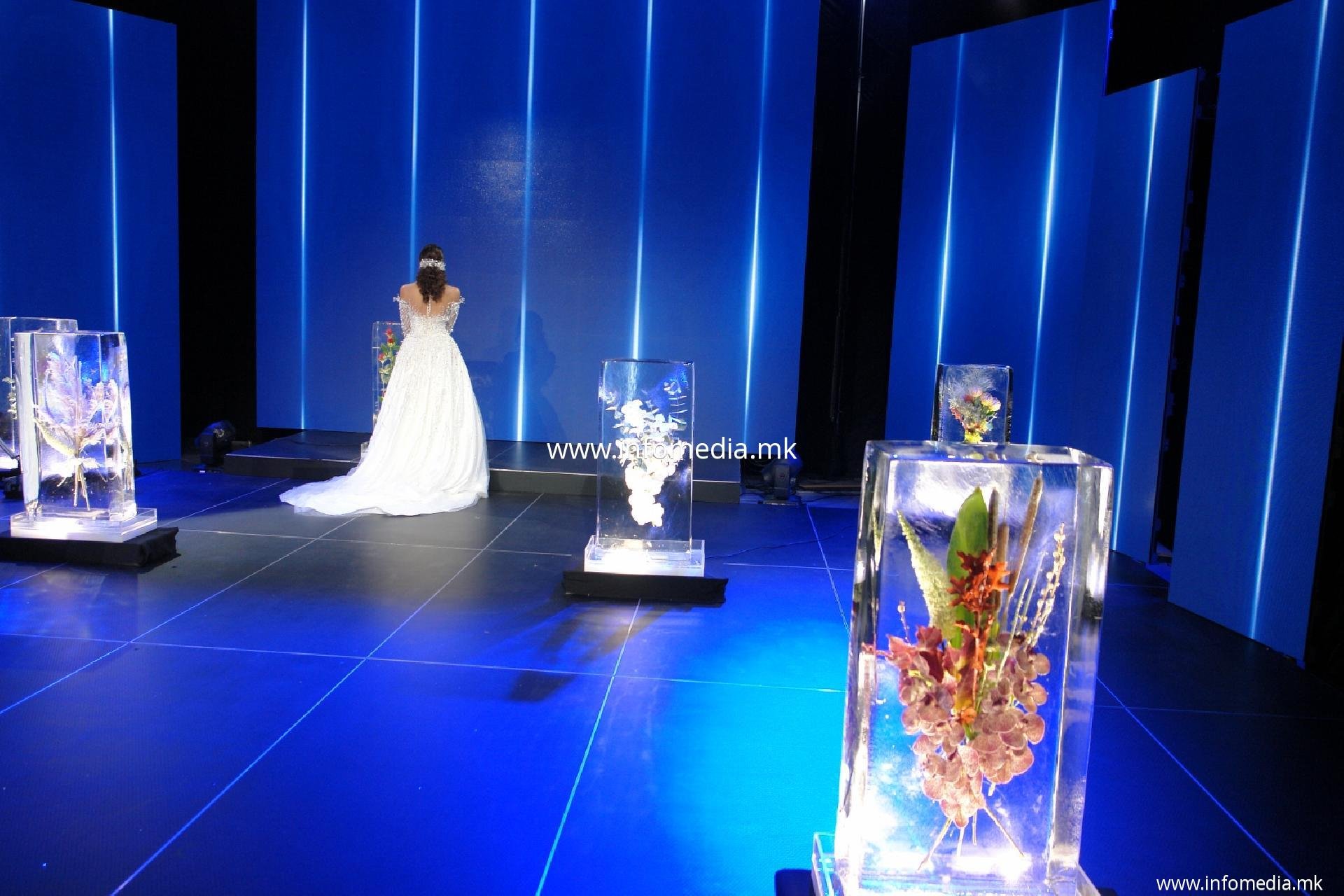 Bianca wedding dress show - Image 18