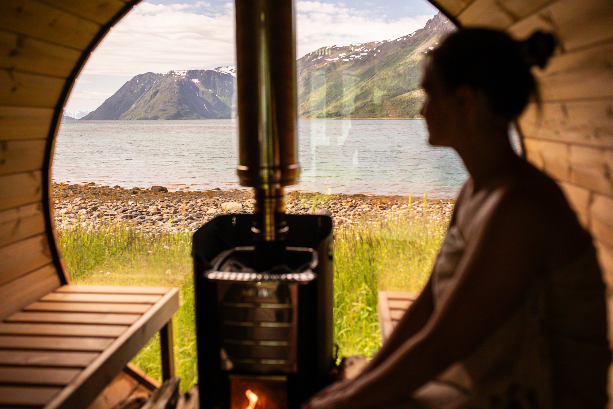 ISBREEN THE GLACIER Sauna Summer Inside 1 Photo Credit Katie Farr Photography