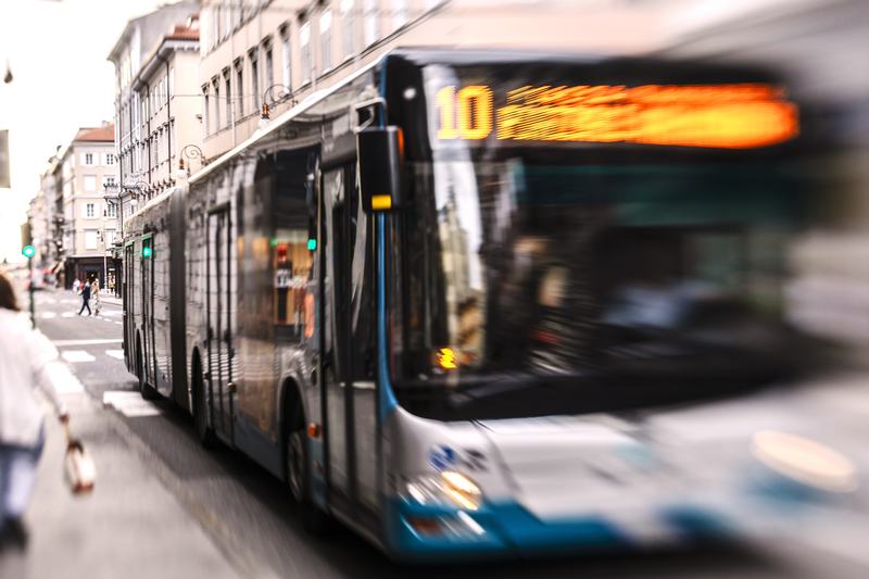 Linea urbana 10 di Trieste, lungo via Mazzini.
