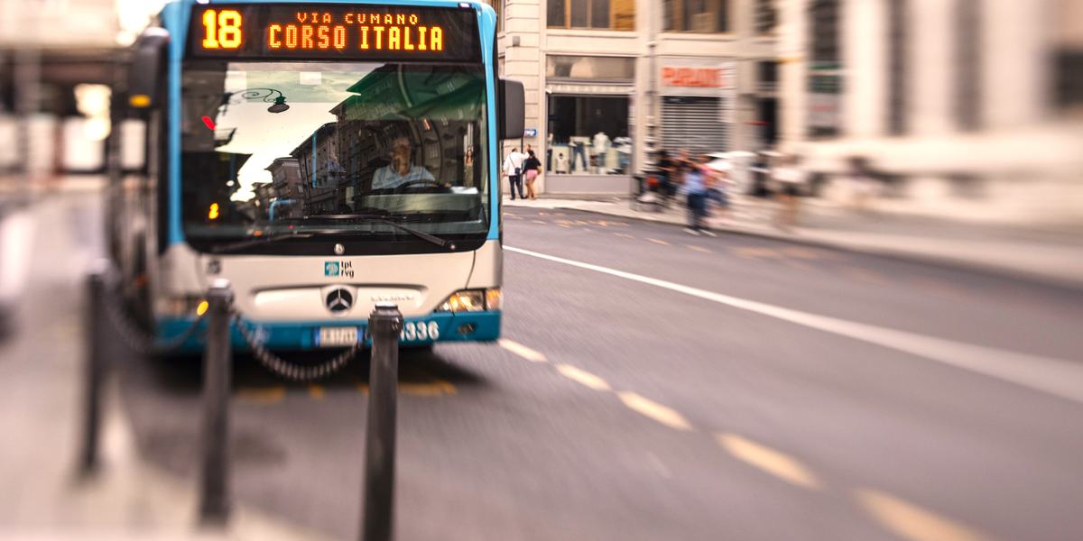 Linea urbana 18 di Trieste, in piazza della Repubblica.