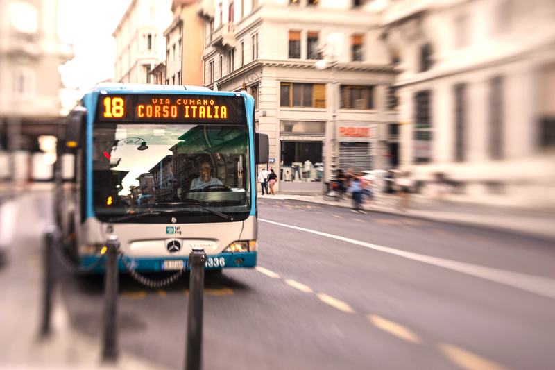 Linea urbana 18 di Trieste, in piazza della Repubblica.