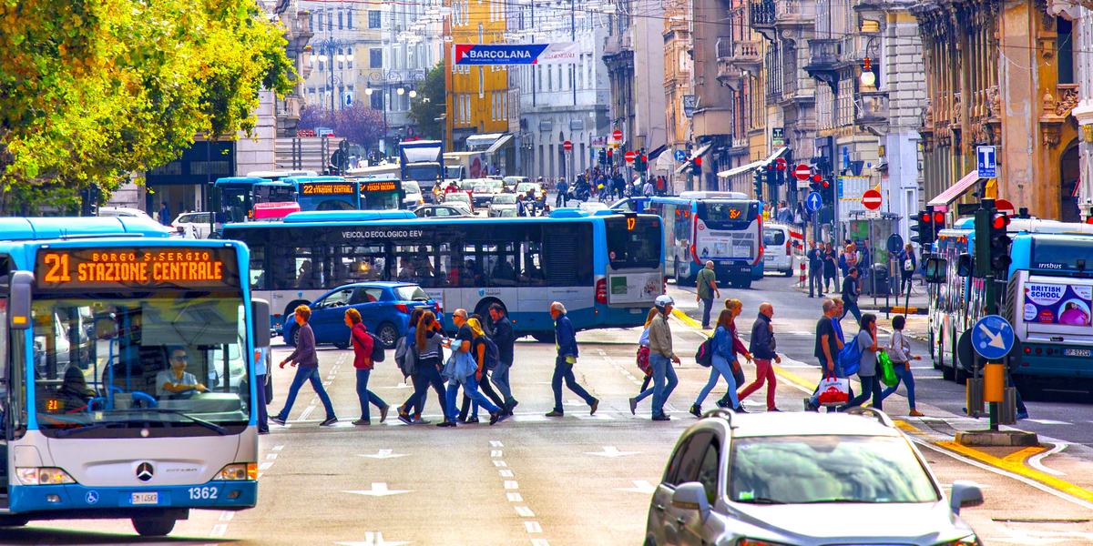 Linea urbana 21 di Trieste, lungo via Carducci.