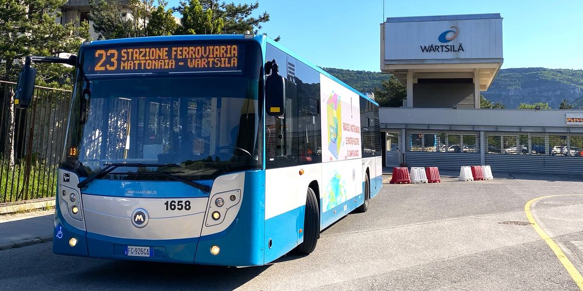 Linea urbana 23 di Trieste, di fronte allo stabilimento Wärtsilä.