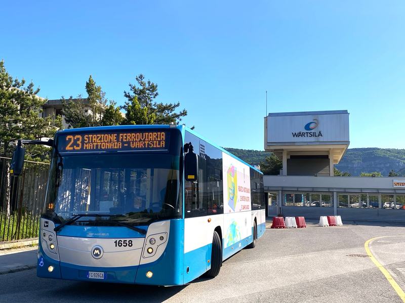 Linea urbana 23 di Trieste, di fronte allo stabilimento Wärtsilä.