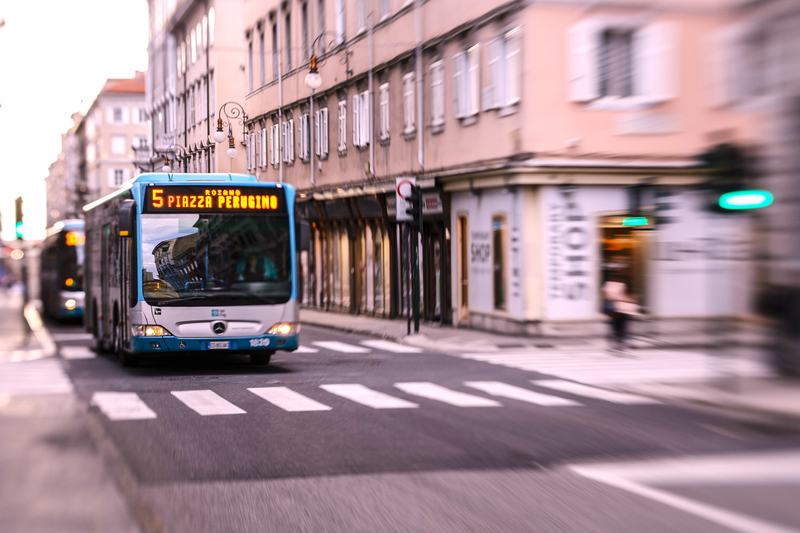 Linea urbana 5 di Trieste, in via Mazzini.