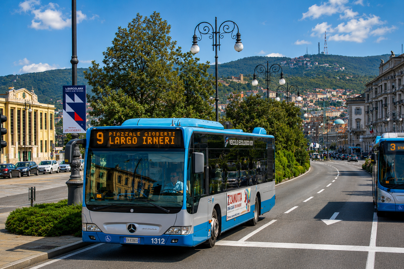 Linea urbana 9 di Trieste, in prossimità della stazione marittima.