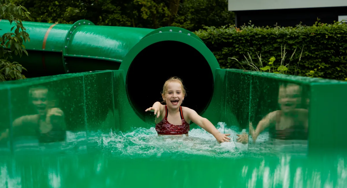 Waterglijbaan zwemmen vakantiepark Kaps 