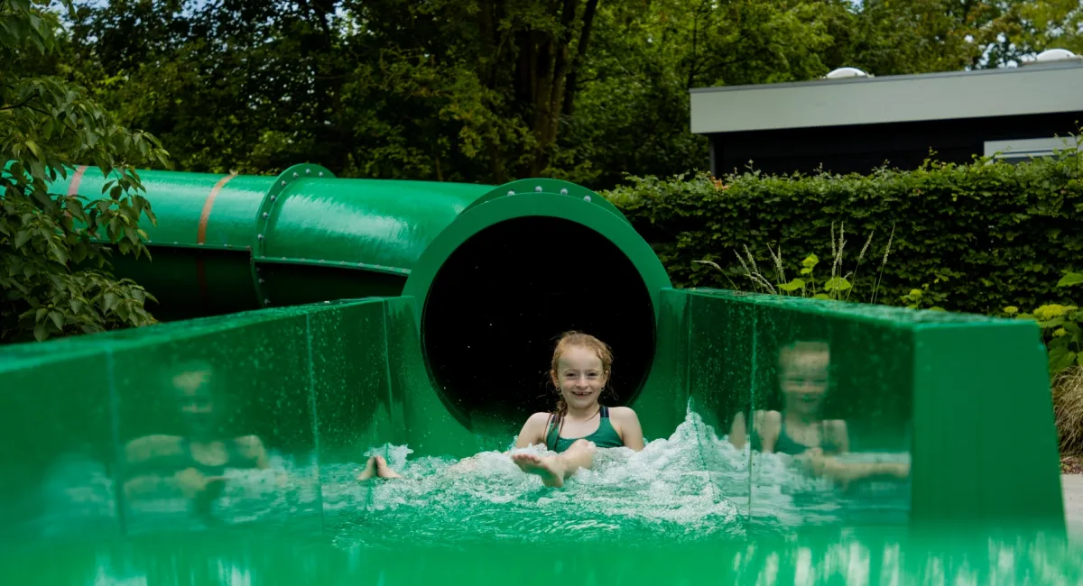 Zwembad met waterglijbaan Kaps 