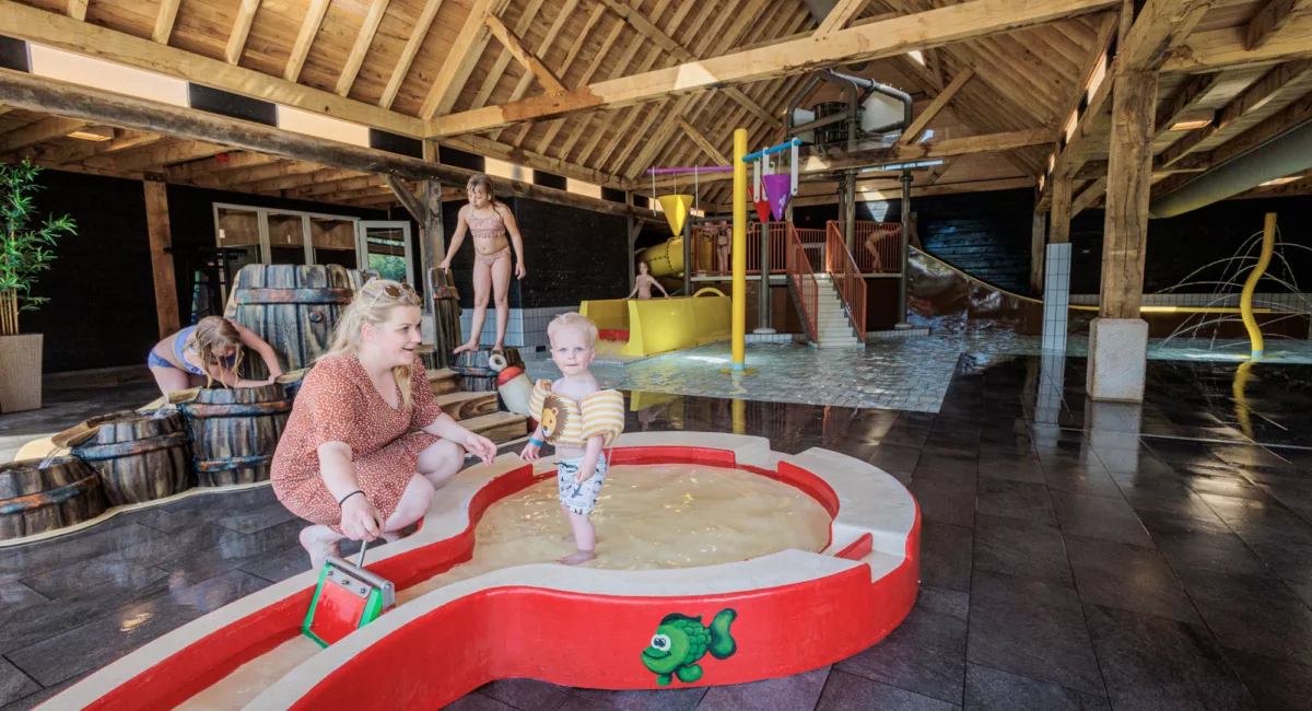 Overdekte waterspeeltuin familiecamping kaps overijssel 