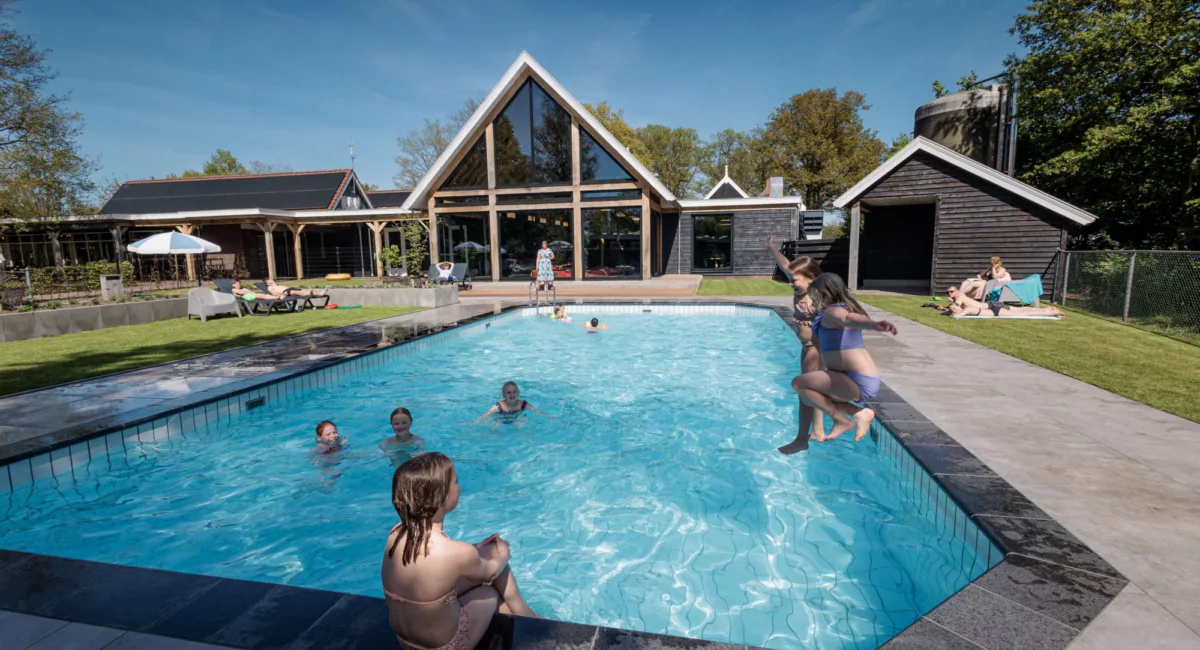 Camping kaps buitenzwembad 