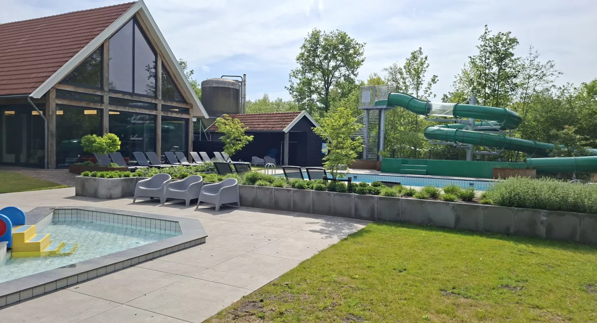 Buitenzwembad familiecamping Kaps Twente 