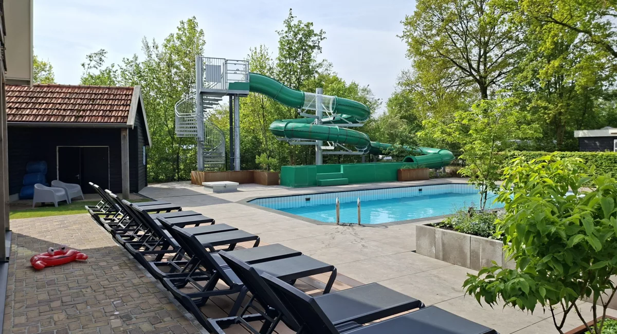 Recreatiepark Kaps Buitenzwembad met glijbaan 