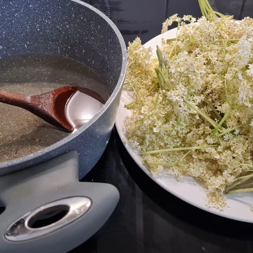Preparation - Elderflower Syrup