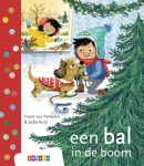een bal in de boom