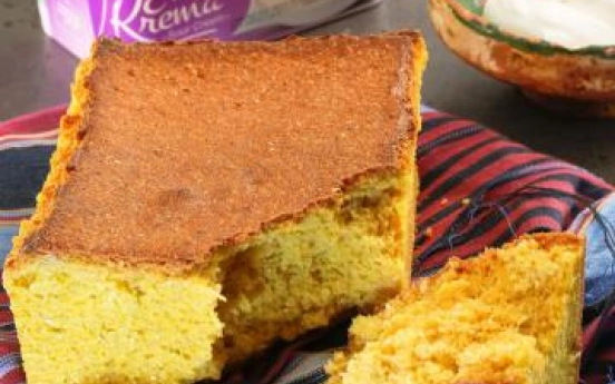 Ekşi Kremalı Mısır Ekmeği