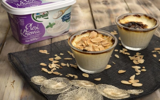 Bademli Ekşi Kremalı Sütlaç