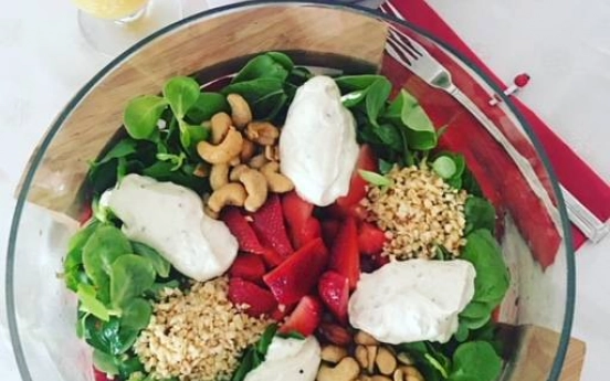 Çilekli Semizotu Yaz Salatası