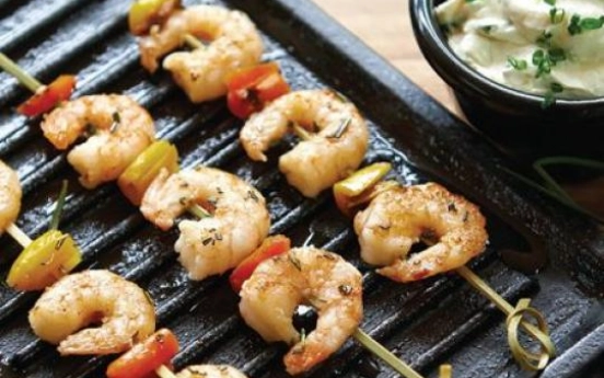 Labne Dip Sos Eşliğinde Şişte Karides