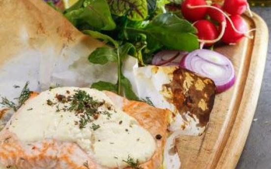 Ekşi Kremalı Fırın Somon