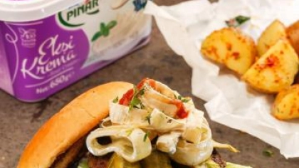 Ekşi Kremalı Burger