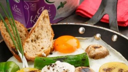 Ekşi Kremalı Sabah Yumurtası
