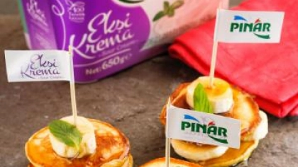 Ekşi Kremalı Muzlu Pancake
