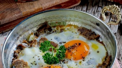 Kavurmalı Yumurta