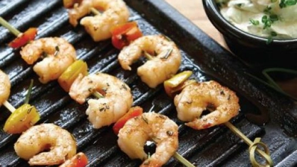 Labne Dip Sos Eşliğinde Şişte Karides