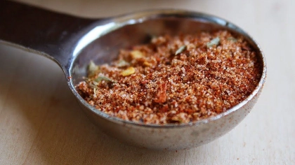 Defne yaprağı ve limon aromalı tuz