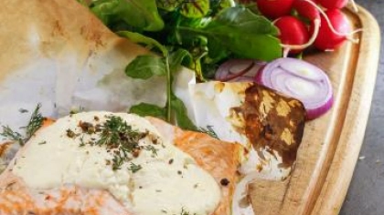 Ekşi Kremalı Fırın Somon