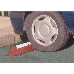 Radstopp, LxBxH 750 x 120 x 90 mm, rot / weiß reflektierend.