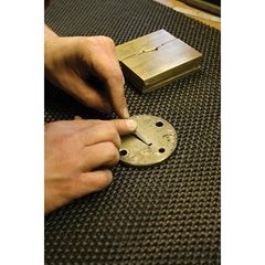 Anti-Rutschbelag Grip Safe für Schubladen, Höhe 4 mm, schwarz, 10-m-Rolle.
