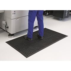 Gelochte Gummimatte Rampmat, LxBxH 1500 x 900 x 12 mm, Gummi schwarz.