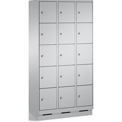 EVOLO Fächerschrank, mit Sockel, 3 Abteile, je 5 Fächer, Abteilbreite 300 mm, we