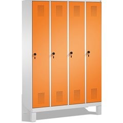 EVOLO Garderobenschrank, mit Füßen, 4 Abteile, Abteilbreite 300 mm, lichtgrau /