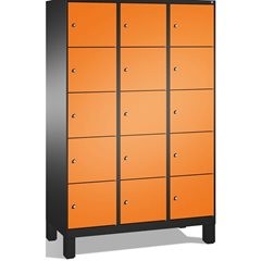 EVOLO Fächerschrank, mit Füßen, 3 Abteile, je 5 Fächer, Abteilbreite 400 mm, sch