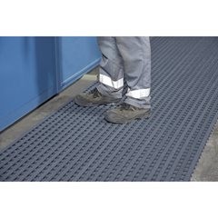 Industrierost für hohe mechanische Belastung, Zuschnitt pro lfd. m, Breite 1200 mm, grau.