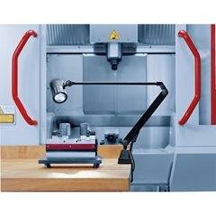 Maschinenleuchte mit Schalter, 100 - 240 V, Flood mit 40°-Abstrahlwinkel.
