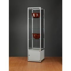 Vitrine, Höhe 1984 mm, ohne Beleuchtung, BxT 500 x 500 mm, quadratisch, silber, mit Unterschrank.