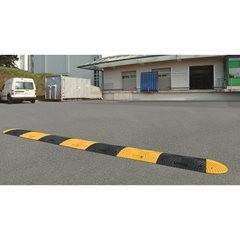 Fahrbahnschwelle, Recycling-Kunststoff, Höhe 30 mm, max. 30 km/h, Normelement gelb.