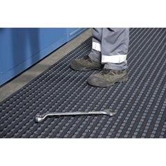 Industrierost, extrem rutschhemmend, Rolle à 10 m, Breite 1200 mm.