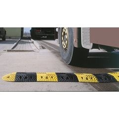 Fahrbahnschwelle, max. 20 km/h Richtgeschwindigkeit, LxB 340 x 250 mm, Normelement gelb.