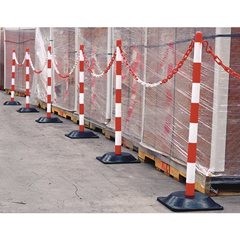 Kettenständer-Set, 6 Pfosten, runder Kunststofffuß, befüllbar, 10 m Kette, rot / weiß.