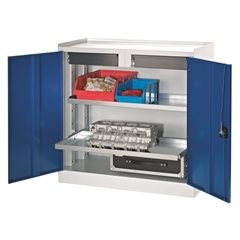 Werkzeug- und Beistellschrank, 2 Schubladen, 2 Fachböden durchgehend, Türen enzianblau.