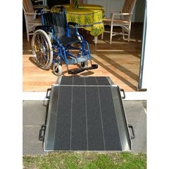 Rampe, höhenverstellbar, Tragfähigkeit 300 kg, LxB 1600 x 760 mm.