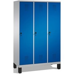 EVOLO Garderobenschrank, mit Füßen, 3 Abteile, Abteilbreite 400 mm, weißaluminiu