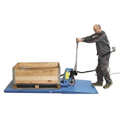 Flachform-Hubtisch, G-Plattform, Tragfähigkeit 1000 kg, Betriebsspannung 400 V.