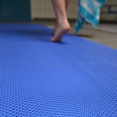 Nassraummatte Höhe 5,3 mm, Breite 900 mm, pro lfd. m, grau.